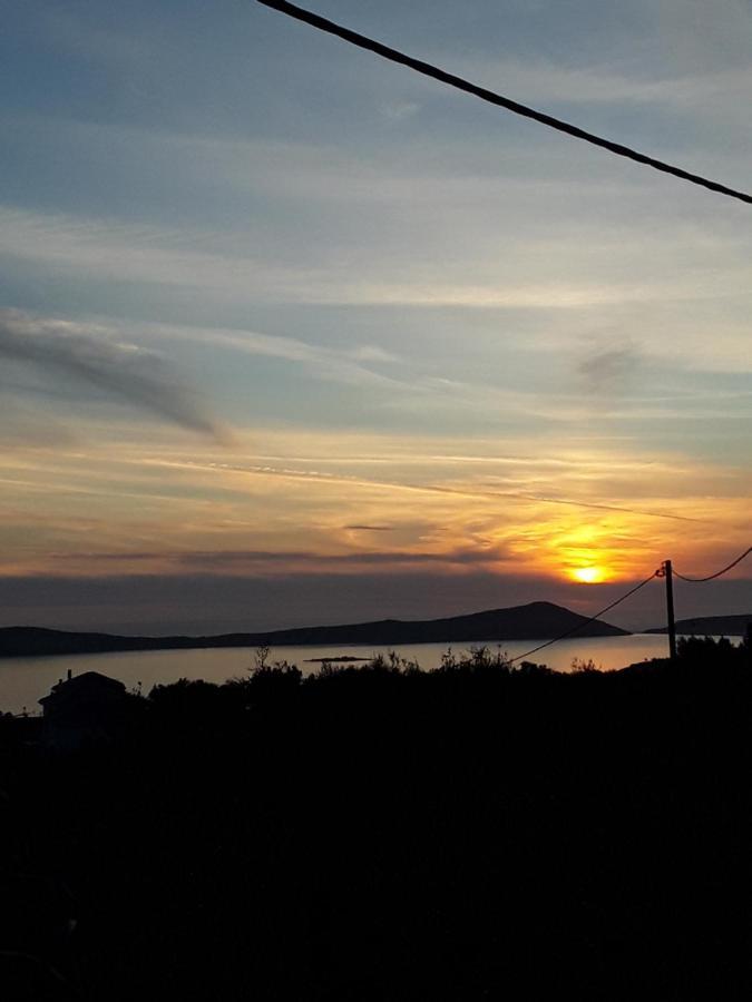 Golden Navarino'S Sunset Pylos Buitenkant foto